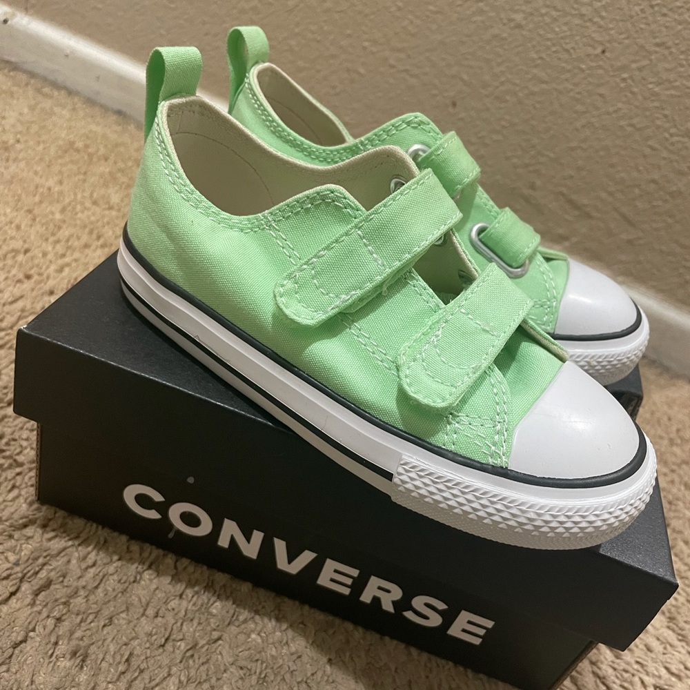 Kids converse